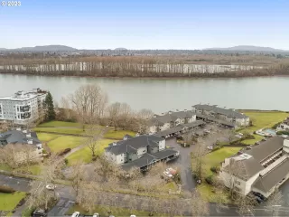 Photo #3: 23664188 Listing