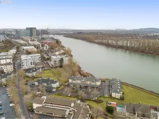 Photo #5: 23664188 Listing