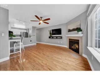 Photo #5: 23664801 Listing 