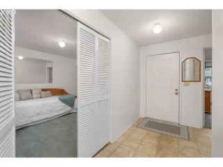 Photo #6: 23664839 Listing