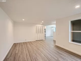 Photo #4: 23665089 Listing 