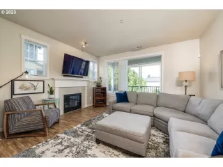 Photo #5: 23665536 Listing 