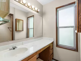 Photo #3: 236655638 Listing 