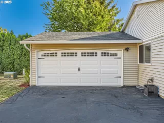 Photo #2: 23666107 Listing 