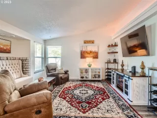 Photo #5: 23666107 Listing 