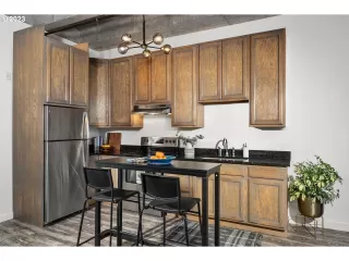 Photo #6: 23666147 Listing 