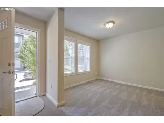 Photo #3: 23666391 Listing