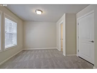 Photo #4: 23666391 Listing