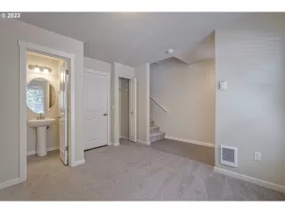 Photo #5: 23666391 Listing