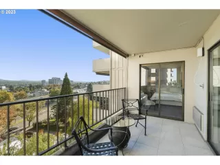 Photo #6: 23666394 Listing