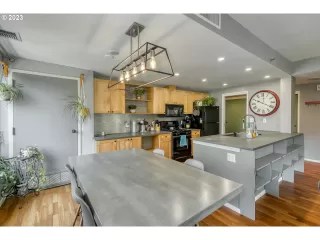 Photo #5: 23666493 Listing 