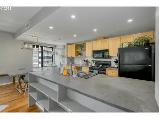 Photo #6: 23666493 Listing 