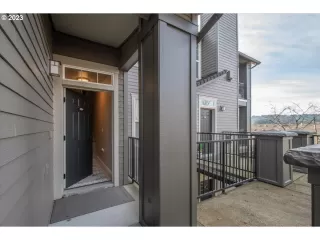 Photo #4: 23667368 Listing