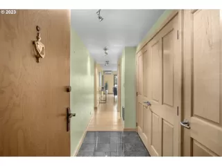 Photo #2: 23667499 Listing