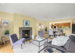 Photo #6: 23667499 Listing