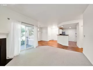 Photo #4: 23668018 Listing 