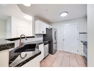 Photo #5: 23668018 Listing 