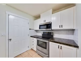 Photo #6: 23668018 Listing 