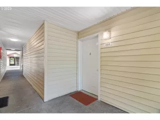 Photo #2: 23668113 Listing