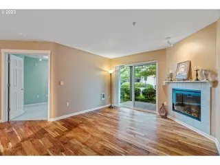 Photo #4: 23668113 Listing