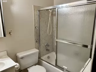 Photo #2: 23668425 Listing