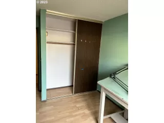 Photo #4: 23668425 Listing