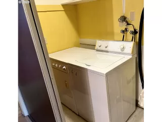 Photo #6: 23668425 Listing