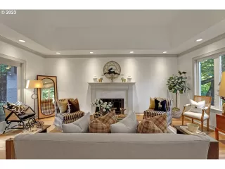 Photo #2: 23668488 Listing