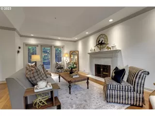 Photo #3: 23668488 Listing