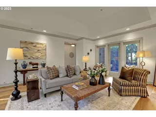 Photo #4: 23668488 Listing