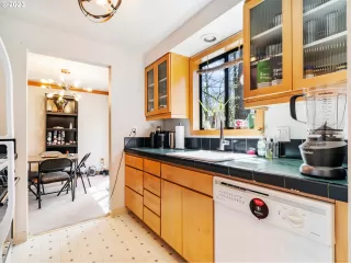 Photo #2: 23668779 Listing