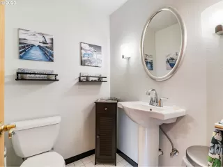 Photo #4: 23668779 Listing