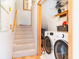 Photo #5: 23668779 Listing