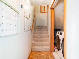 Photo #6: 23668779 Listing