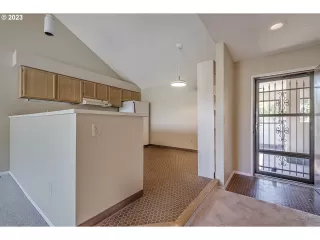 Photo #6: 23669459 Listing