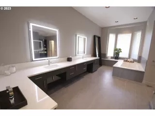 Photo #4: 23669590 Listing 