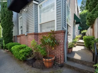 Photo #1: 23672416 Listing