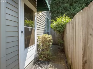 Photo #2: 23672416 Listing