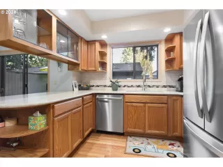 Photo #3: 23674788 Listing