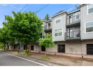 More Details about MLS # 236758018 : 20 SE 172ND AVE 104