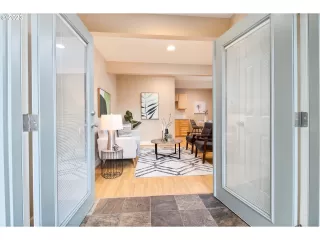 Photo #3: 23676306 Listing