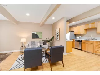 Photo #5: 23676306 Listing