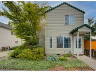 Photo #1: 23676774 Listing 