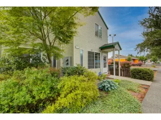 Photo #2: 23676774 Listing 