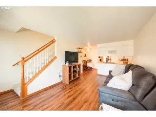 Photo #5: 23676774 Listing 