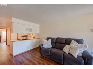 Photo #6: 23676774 Listing 