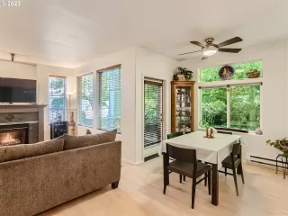 Photo #4: 23677051 Listing 