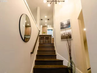 Photo #6: 23677711 Listing