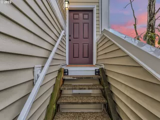 Photo #3: 23678401 Listing