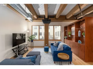 Photo #4: 23678440 Listing